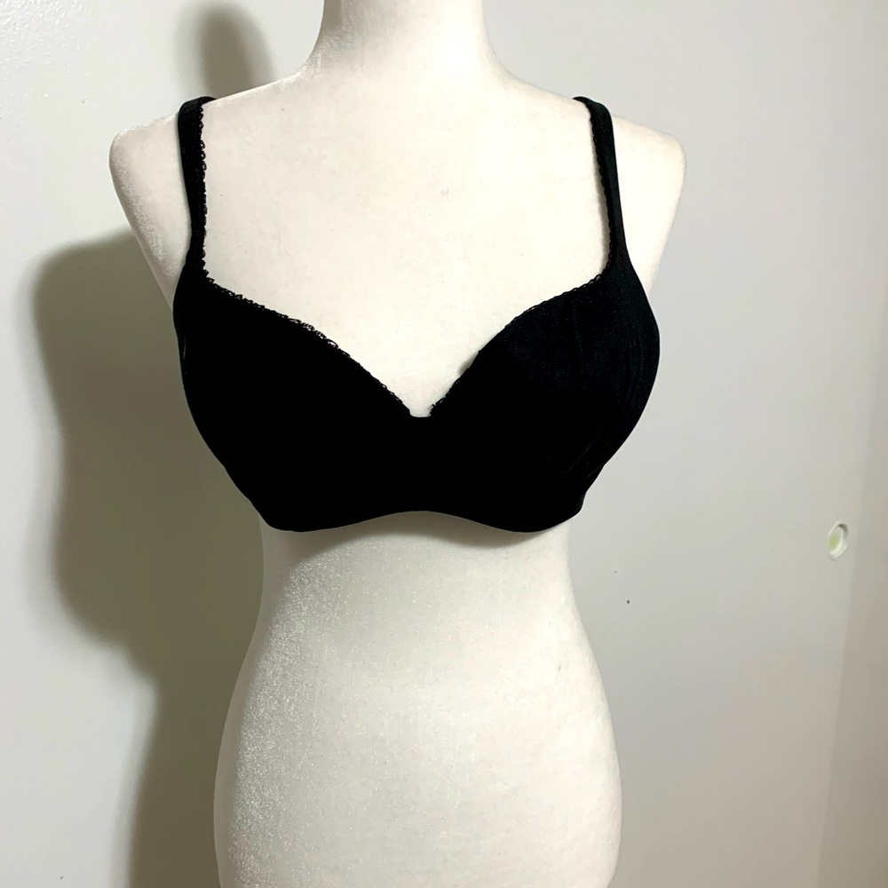 Victoria’s Secret black bras